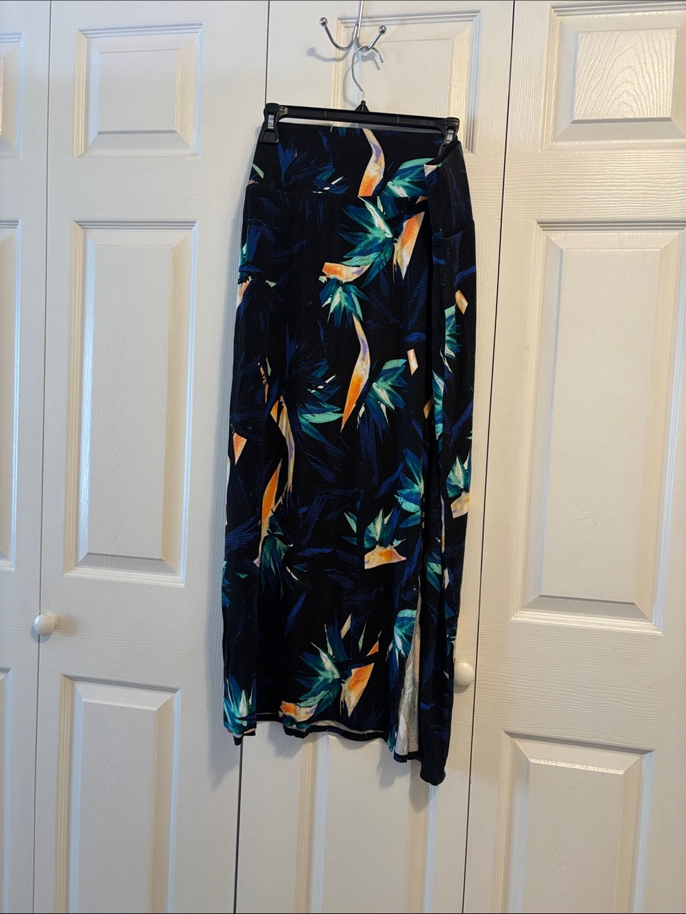 Apt. 9 Black Maxi Skirt with Teal & Orange Tropical Print